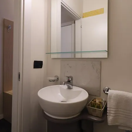 게스트하우스 Residenza Ponte Vecchio 4*